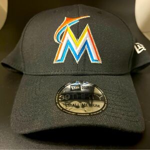 New Era 39Thirty Miami Marlins Flex Fitted Hat Blk Sz Small- Med